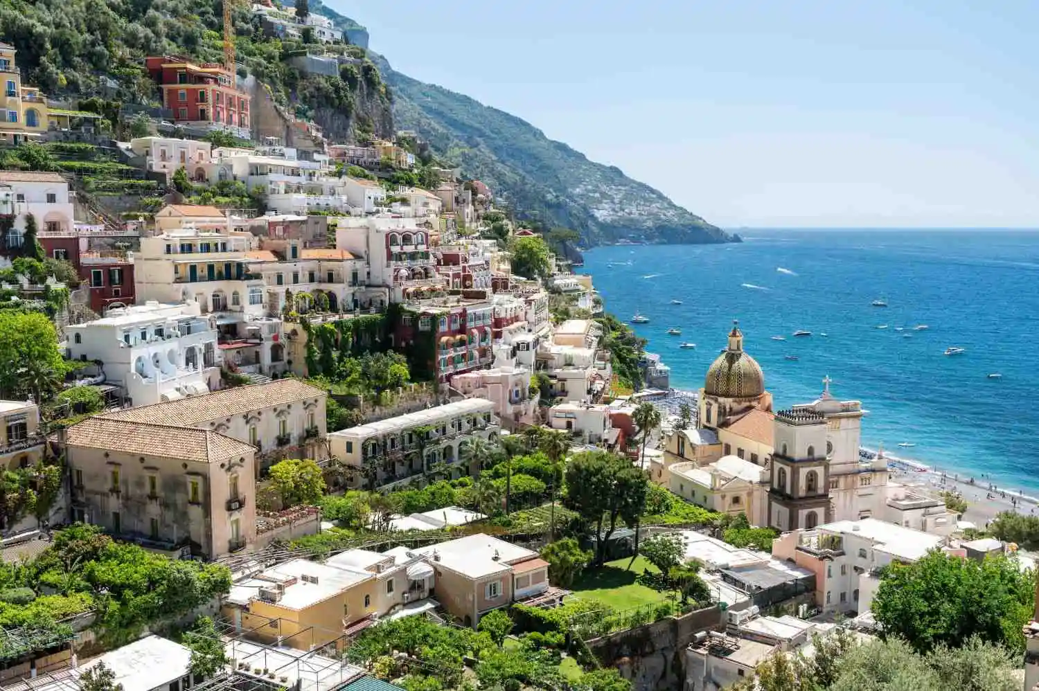 renting-a-yacht-in-Italy